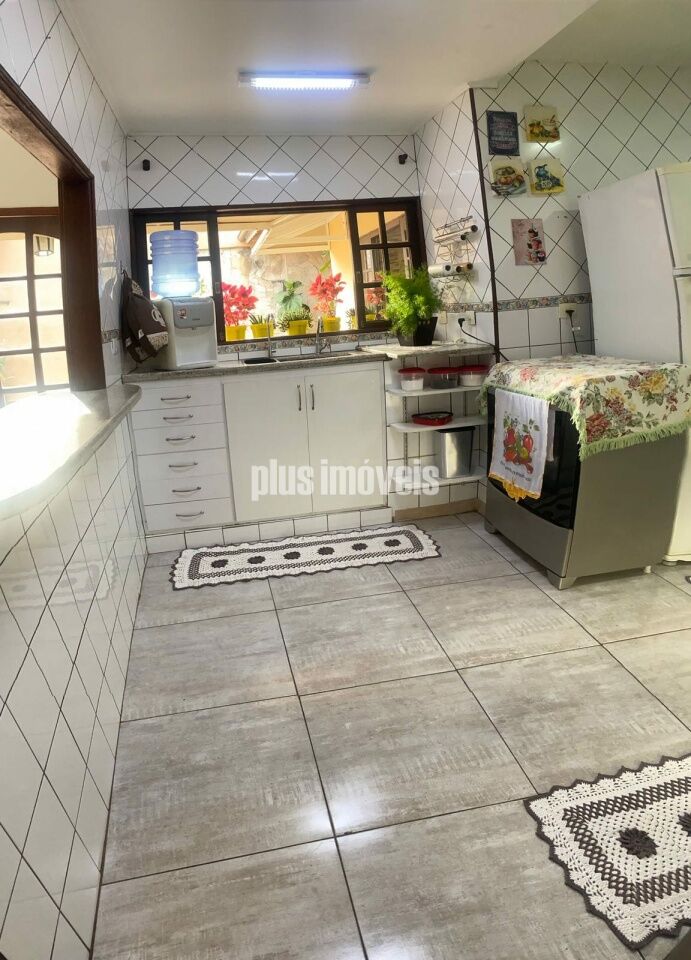 Casa, 3 quartos, 232 m² - Foto 2