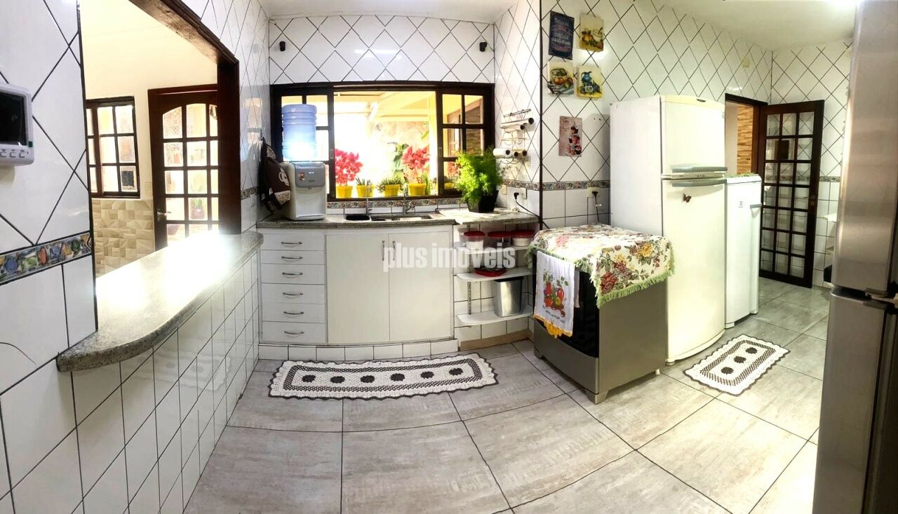 Casa, 3 quartos, 232 m² - Foto 4