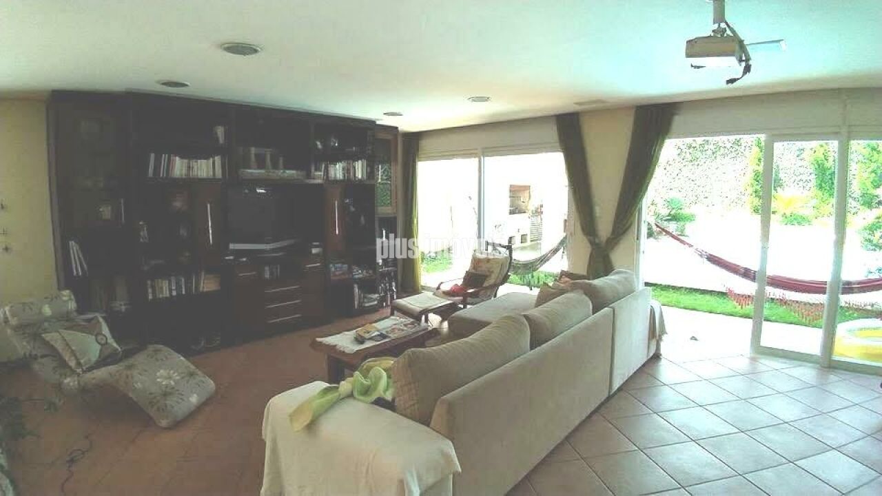 Casa, 4 quartos, 200 m² - Foto 1