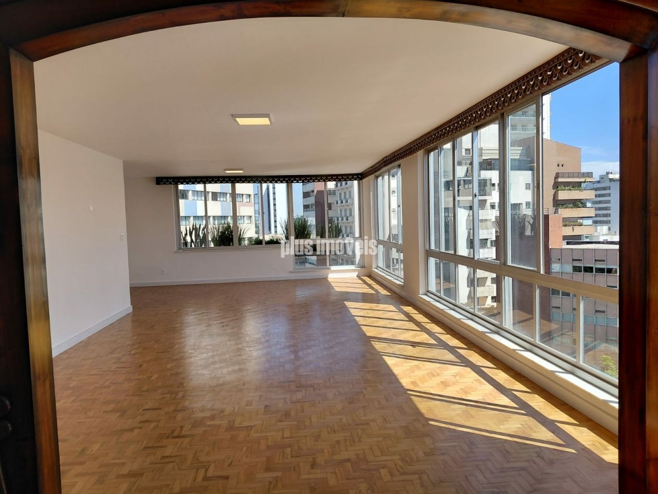 Apartamento, 3 quartos, 240 m² - Foto 1