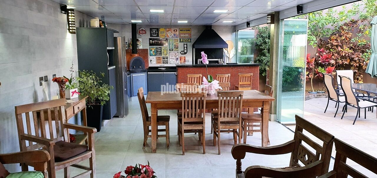 Casa, 4 quartos, 350 m² - Foto 1