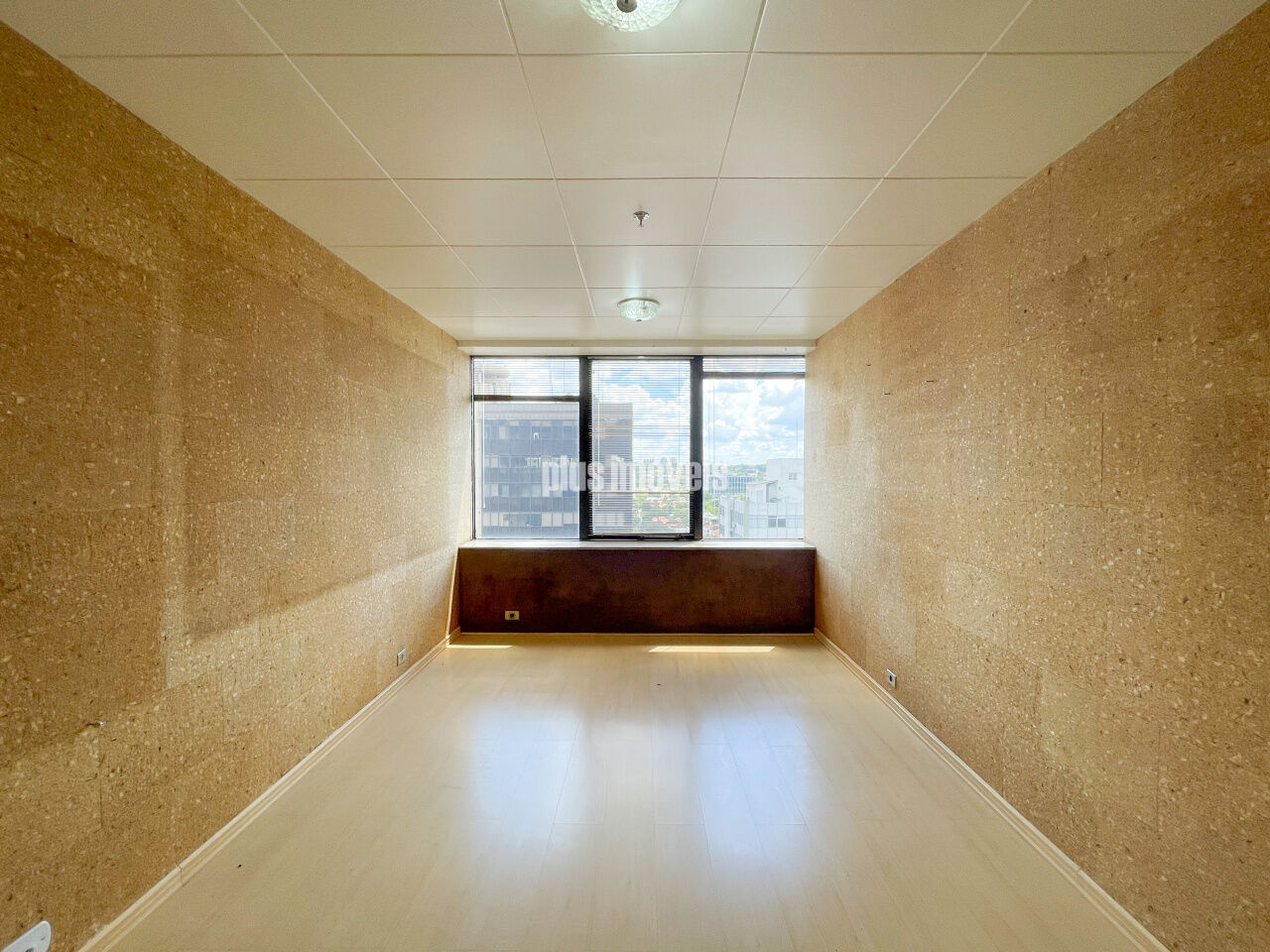 Conjunto Comercial-Sala à venda com 1 quarto, 27m² - Foto 2