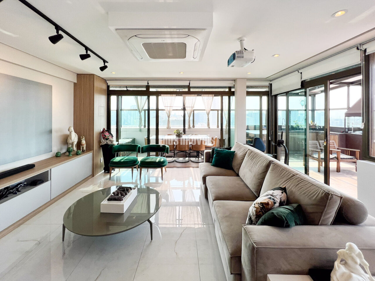 Apartamento à venda com 4 quartos, 257m² - Foto 4