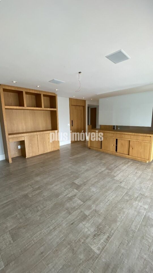 Apartamento à venda com 3 quartos, 258m² - Foto 9