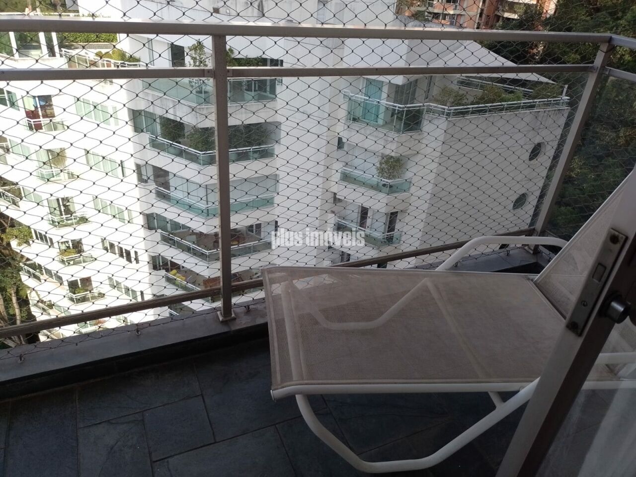 Apartamento à venda com 3 quartos, 170m² - Foto 2