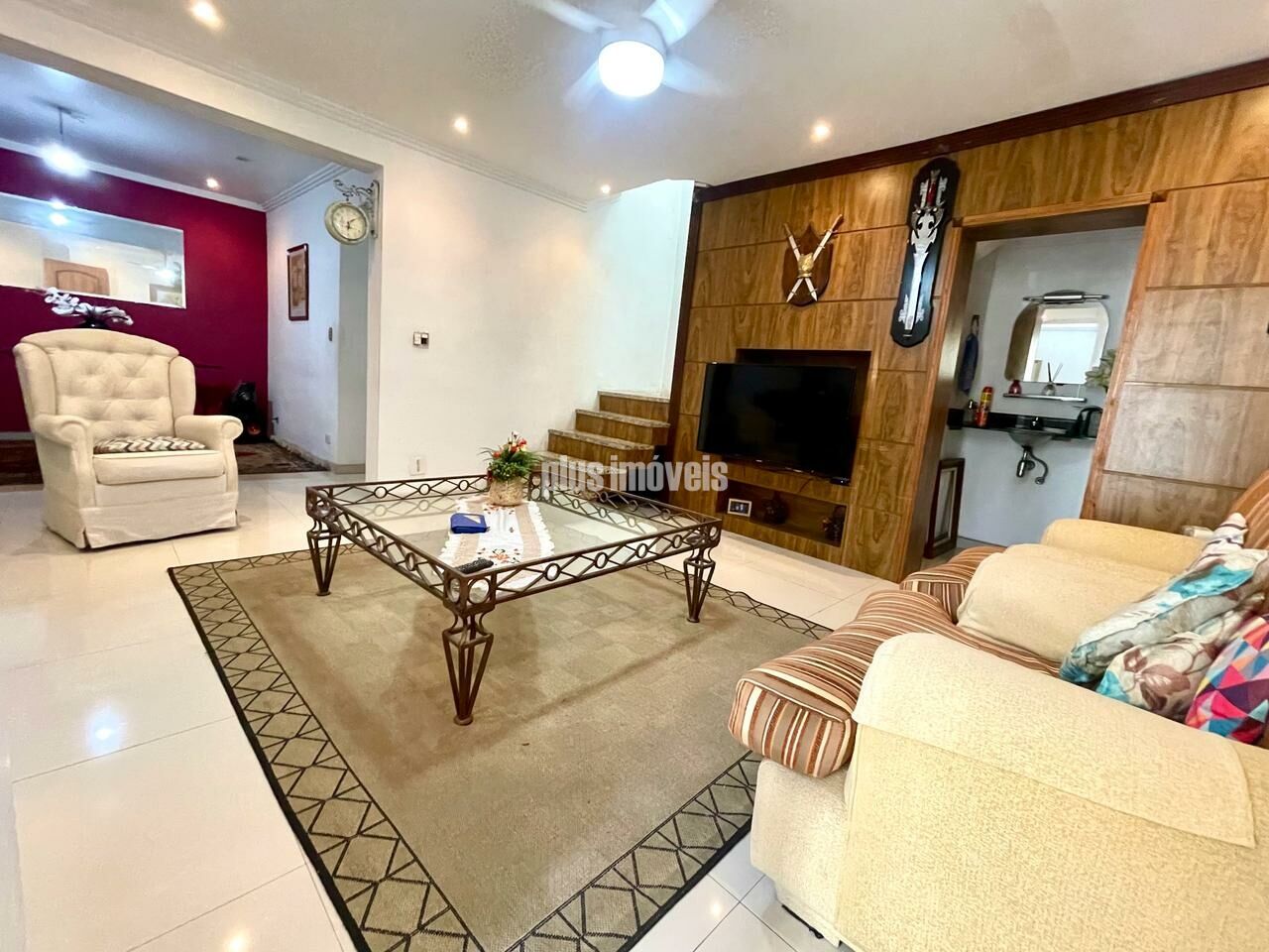 Casa, 3 quartos, 240 m² - Foto 1