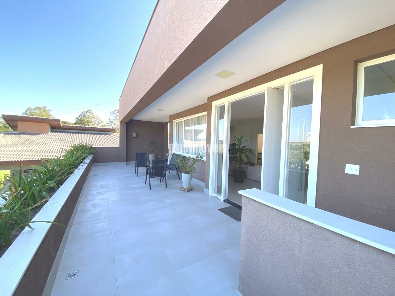 Casa de Condomínio à venda com 3 quartos, 381m² - Foto 4