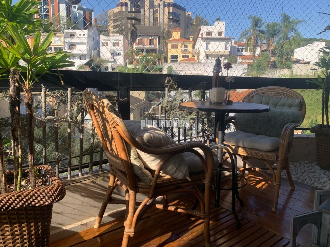 Apartamento à venda com 3 quartos, 138m² - Foto 2
