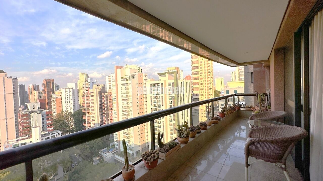 Apartamento, 3 quartos, 226 m² - Foto 1