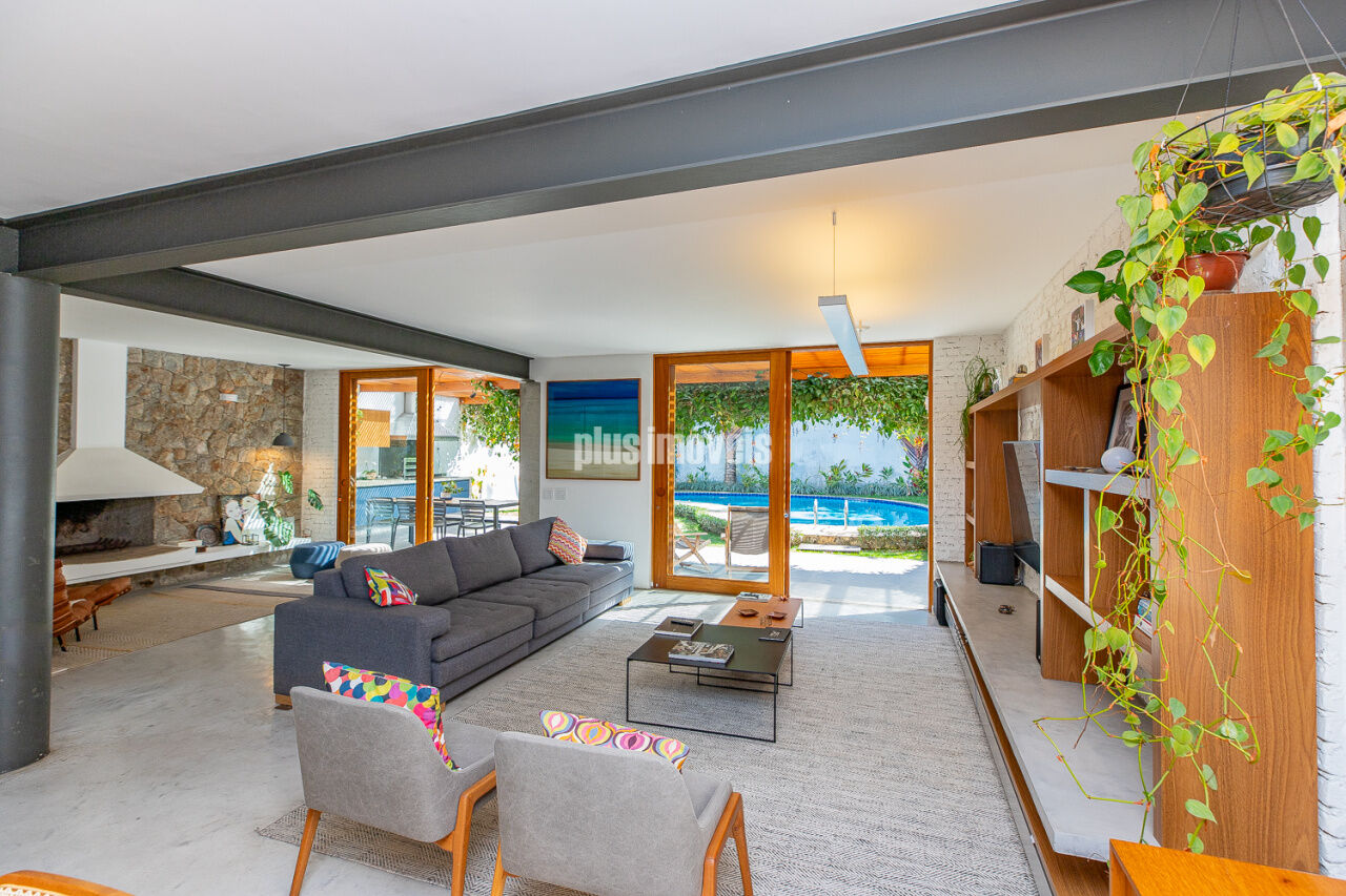 Casa, 3 quartos, 256 m² - Foto 1