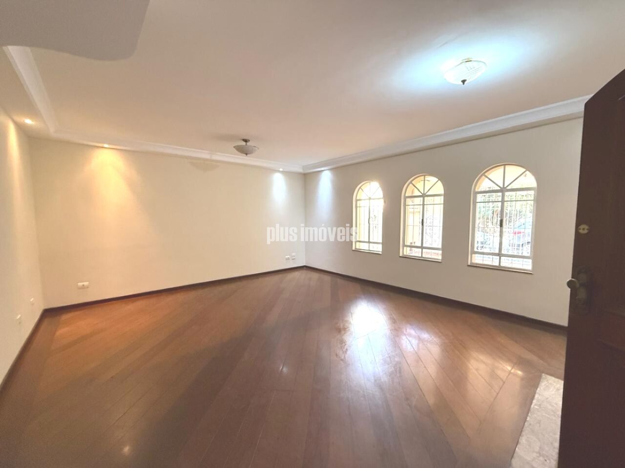 Casa, 4 quartos, 224 m² - Foto 1