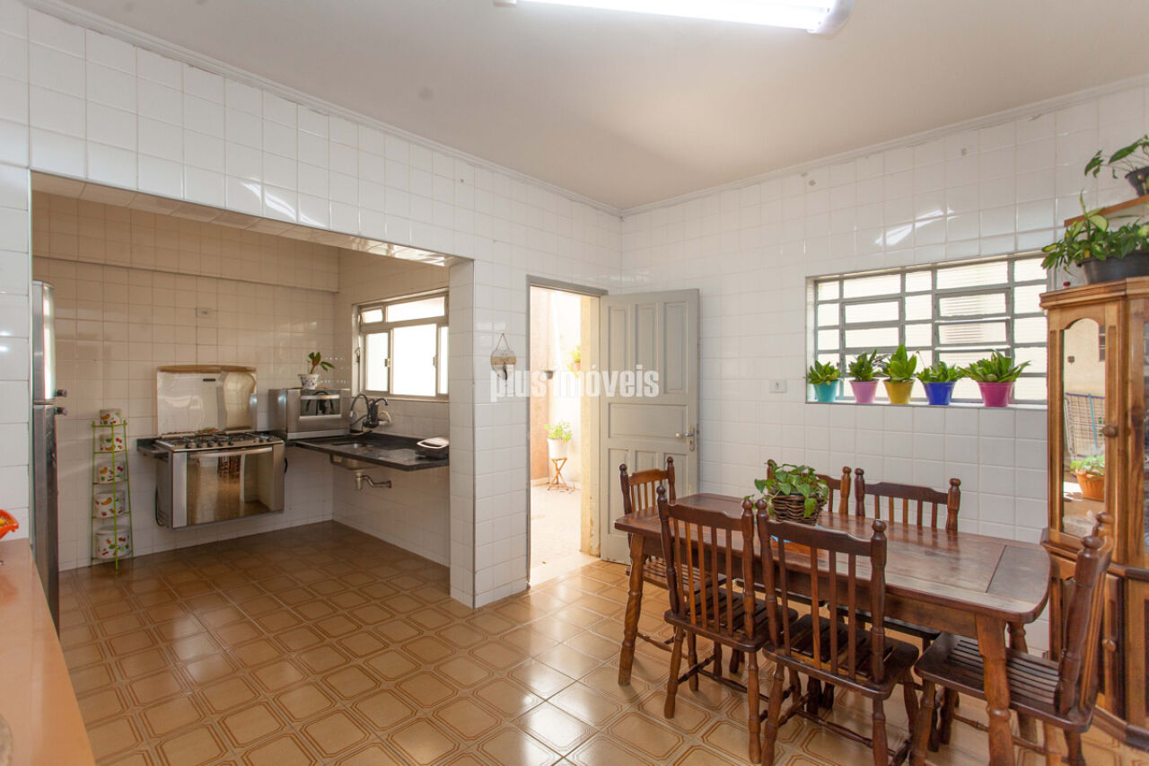 Casa, 4 quartos, 197 m² - Foto 1