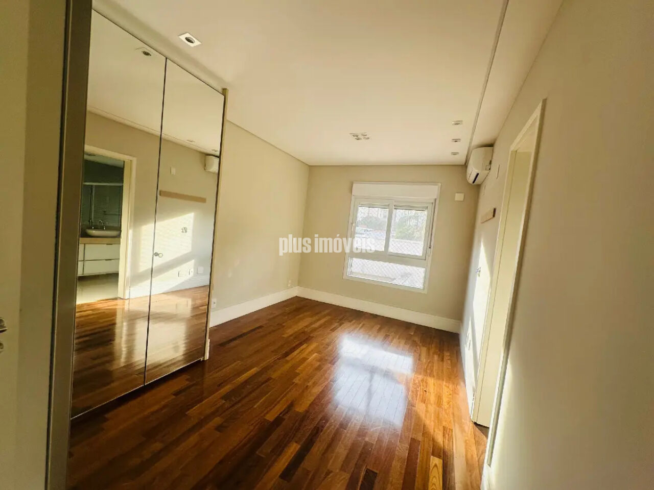 Apartamento, 3 quartos, 270 m² - Foto 1