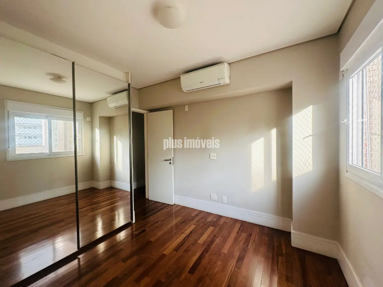 Apartamento, 3 quartos, 270 m² - Foto 2