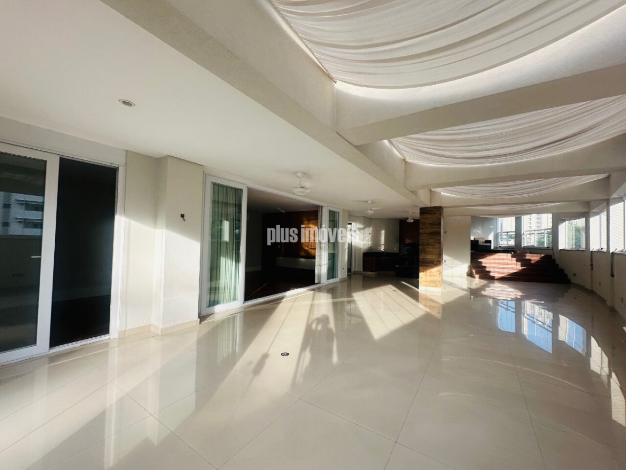 Apartamento, 3 quartos, 270 m² - Foto 1