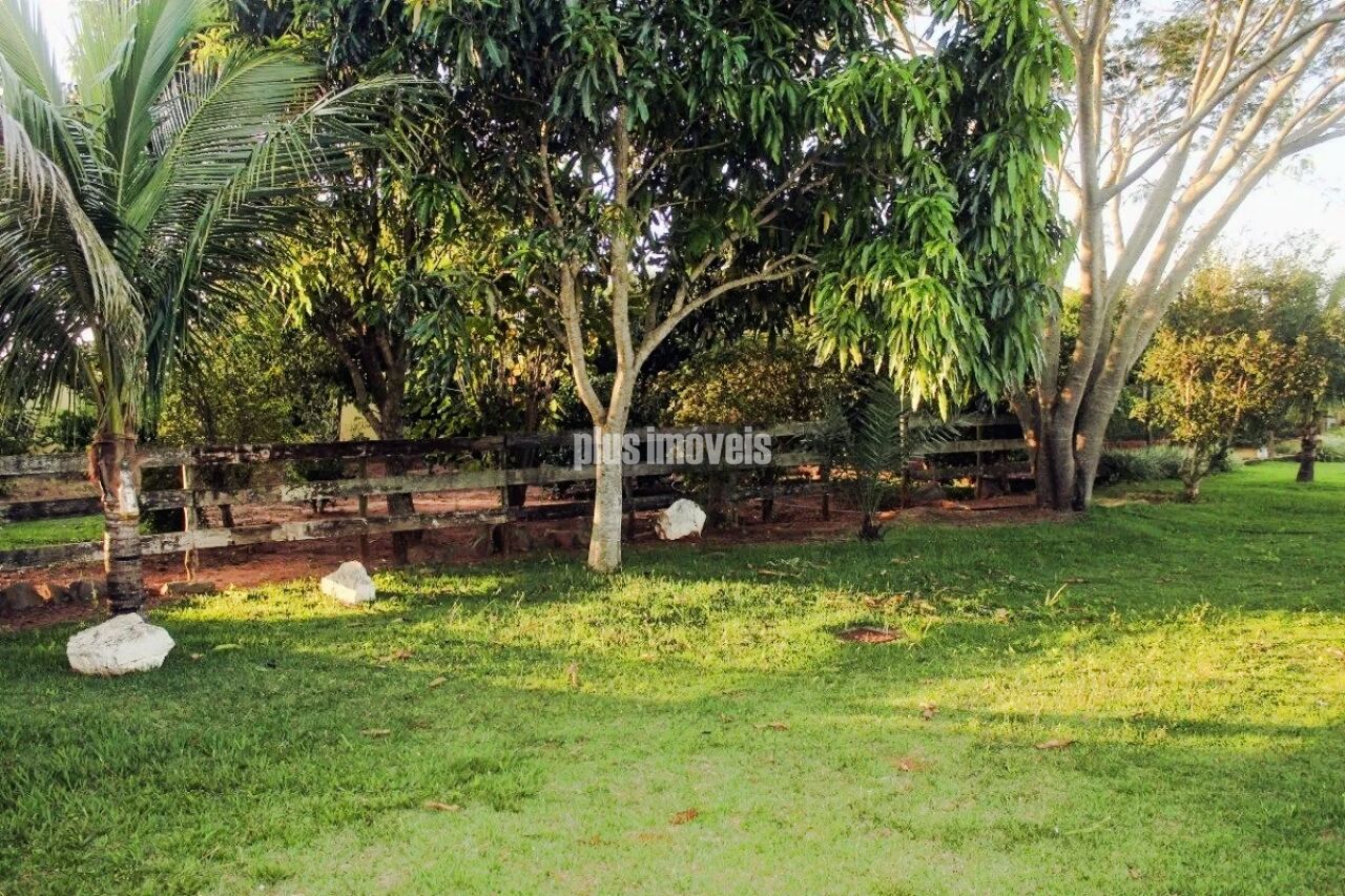Chácara à venda com 9 quartos, 7007m² - Foto 1