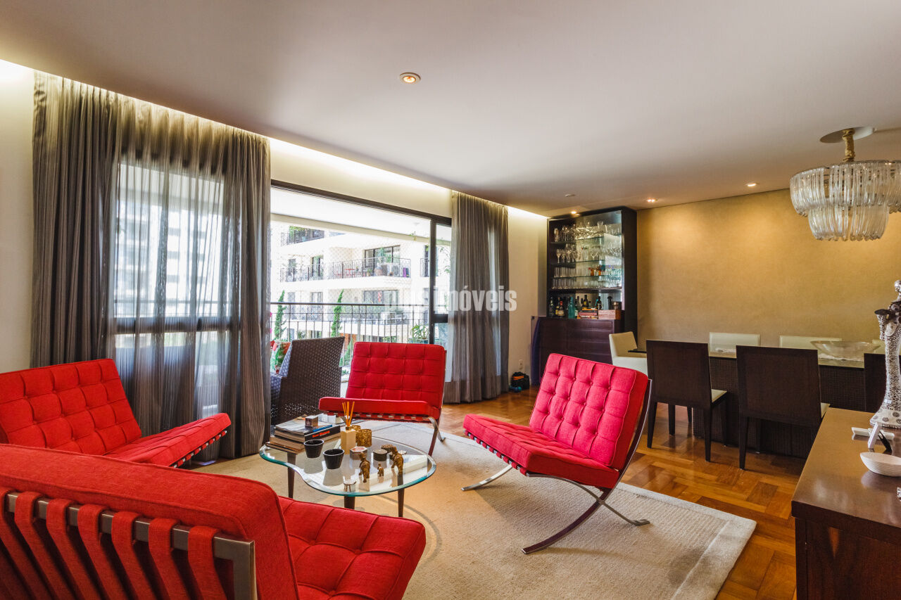 Apartamento à venda com 4 quartos, 200m² - Foto 1