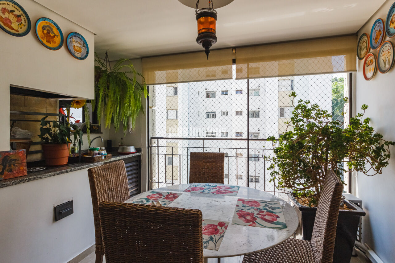 Apartamento à venda com 4 quartos, 200m² - Foto 5