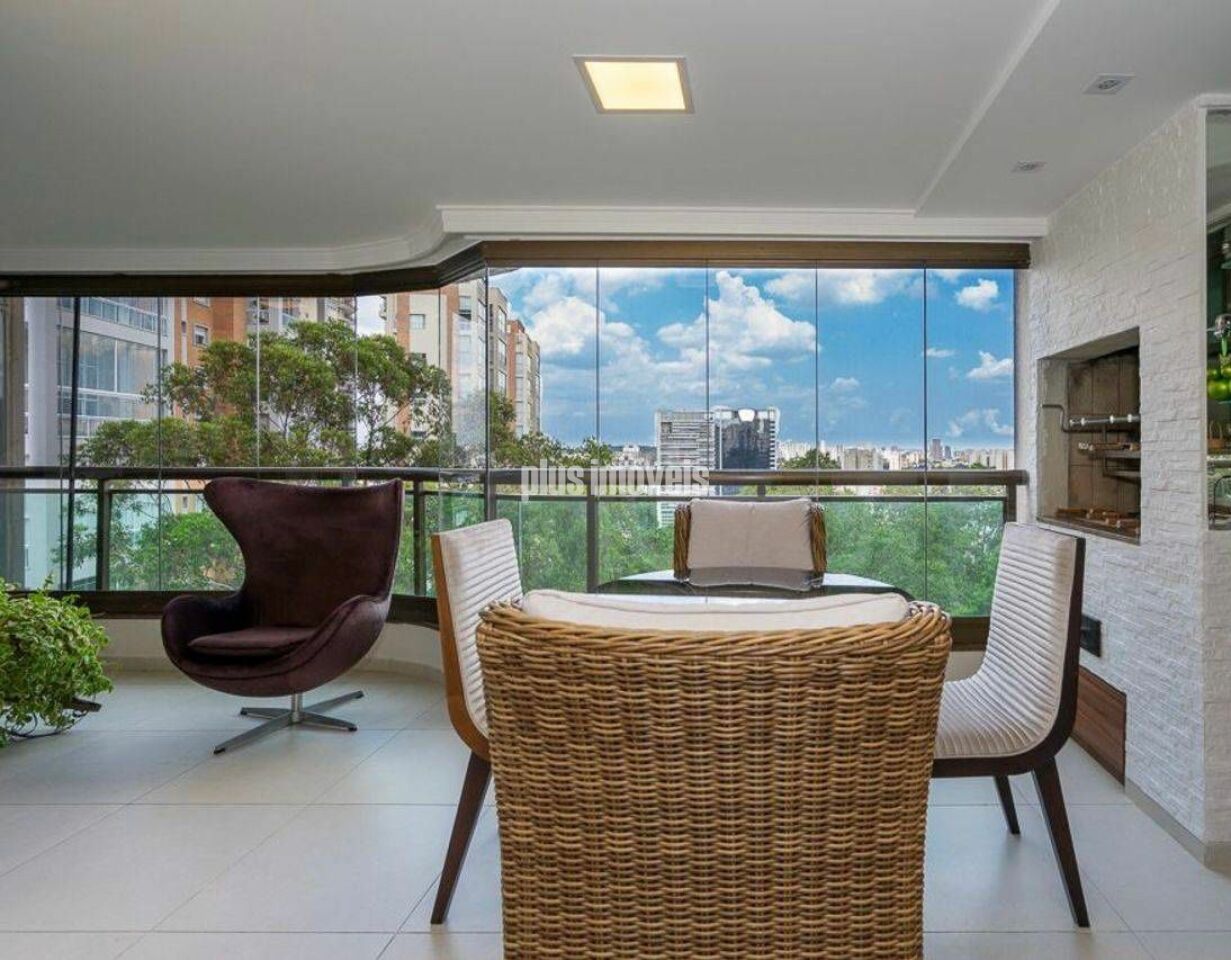 Apartamento à venda com 4 quartos, 226m² - Foto 1