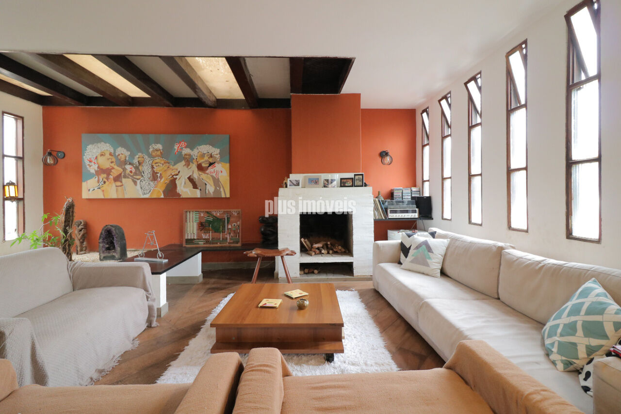 Casa à venda com 3 quartos, 320m² - Foto 1