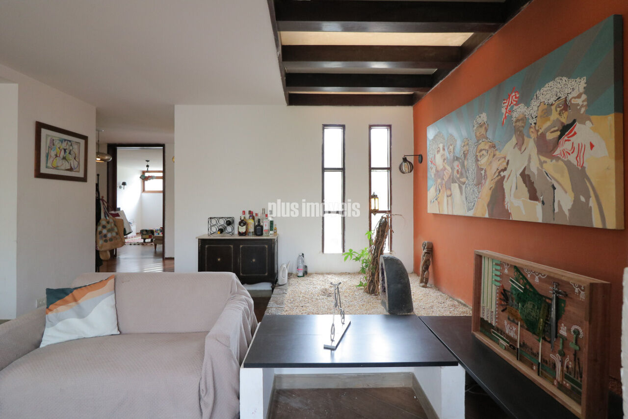 Casa à venda com 3 quartos, 320m² - Foto 3