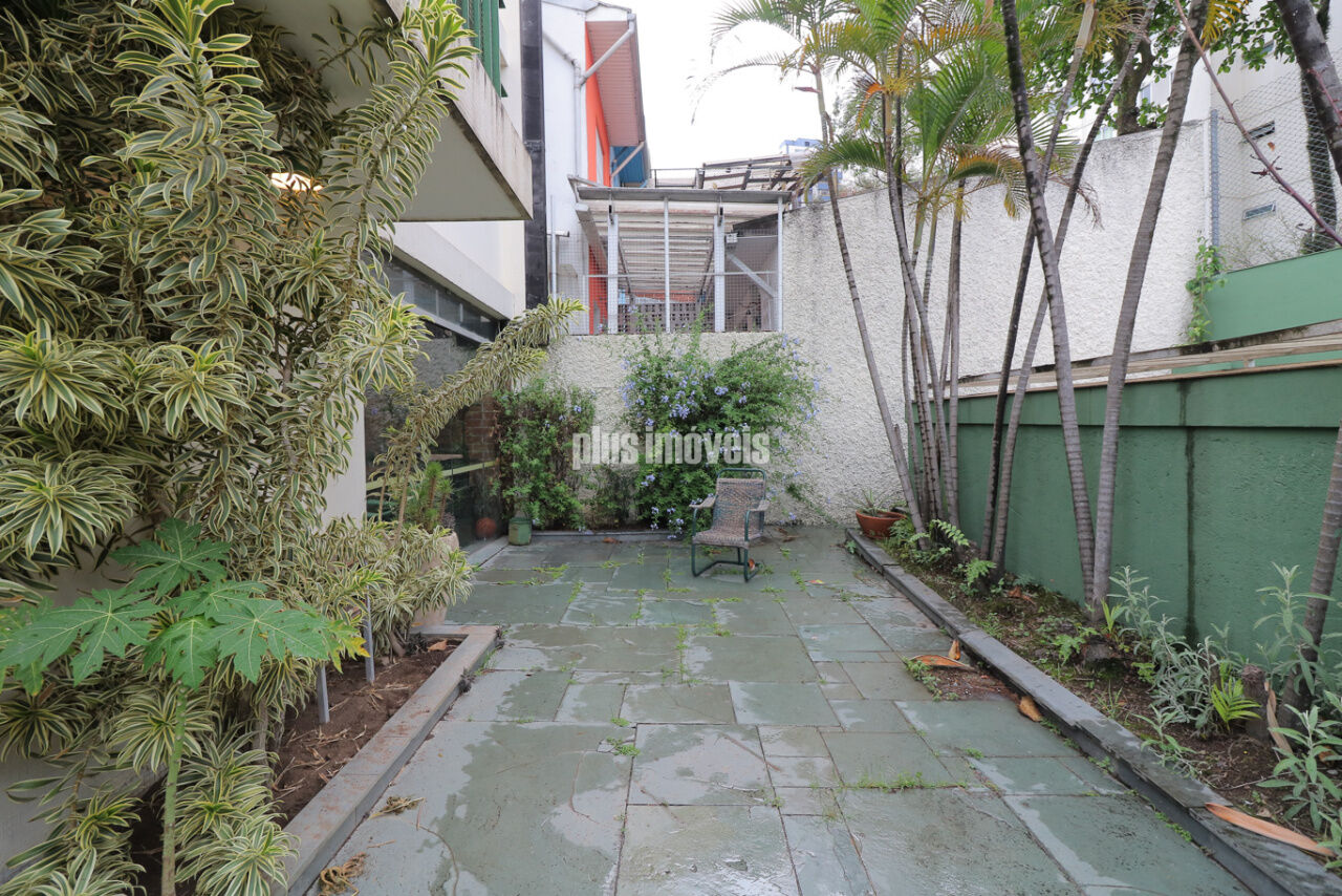 Casa à venda com 3 quartos, 320m² - Foto 32