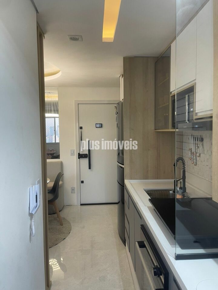 Apartamento à venda com 2 quartos, 42m² - Foto 2