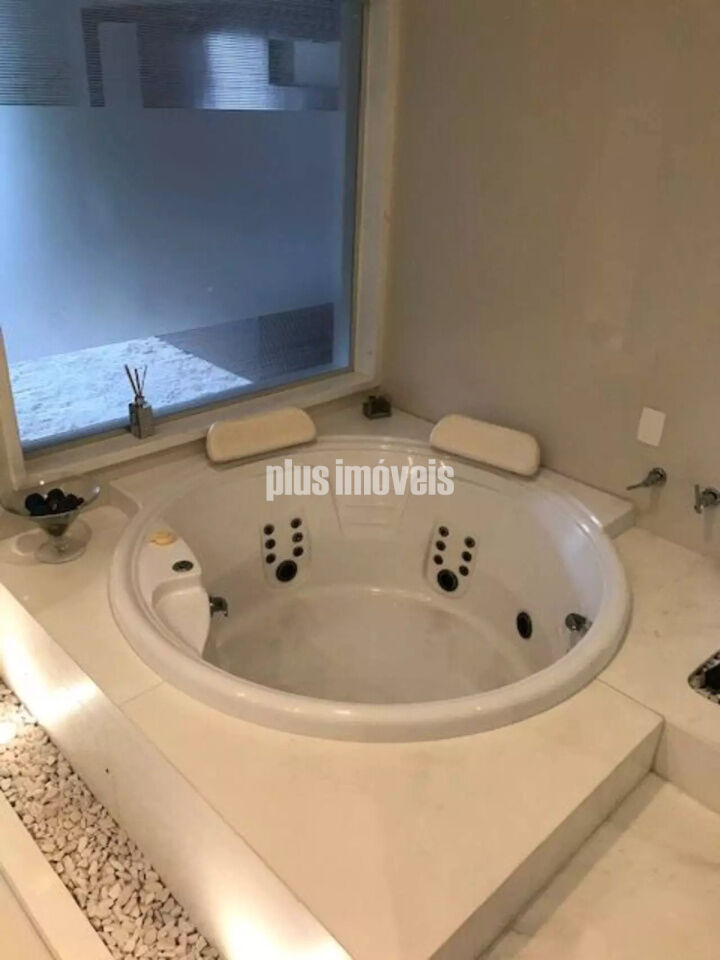 Casa de Vila à venda com 4 quartos, 614m² - Foto 24