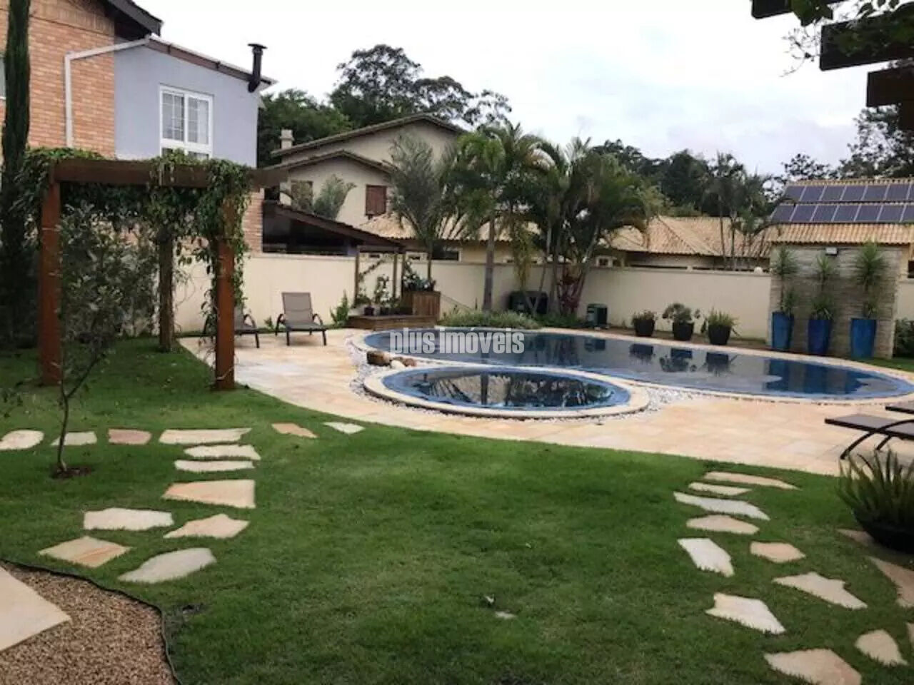 Casa de Vila à venda com 4 quartos, 614m² - Foto 4