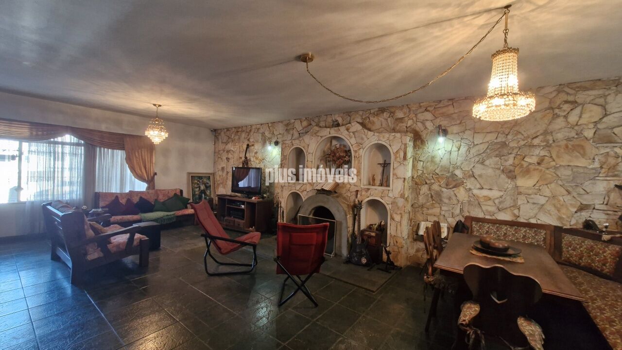 Casa à venda com 3 quartos, 360m² - Foto 1