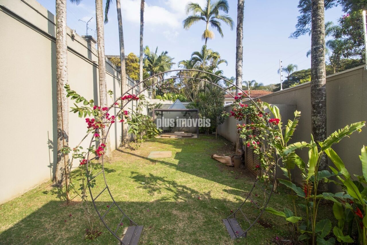 Casa à venda com 3 quartos, 550m² - Foto 35