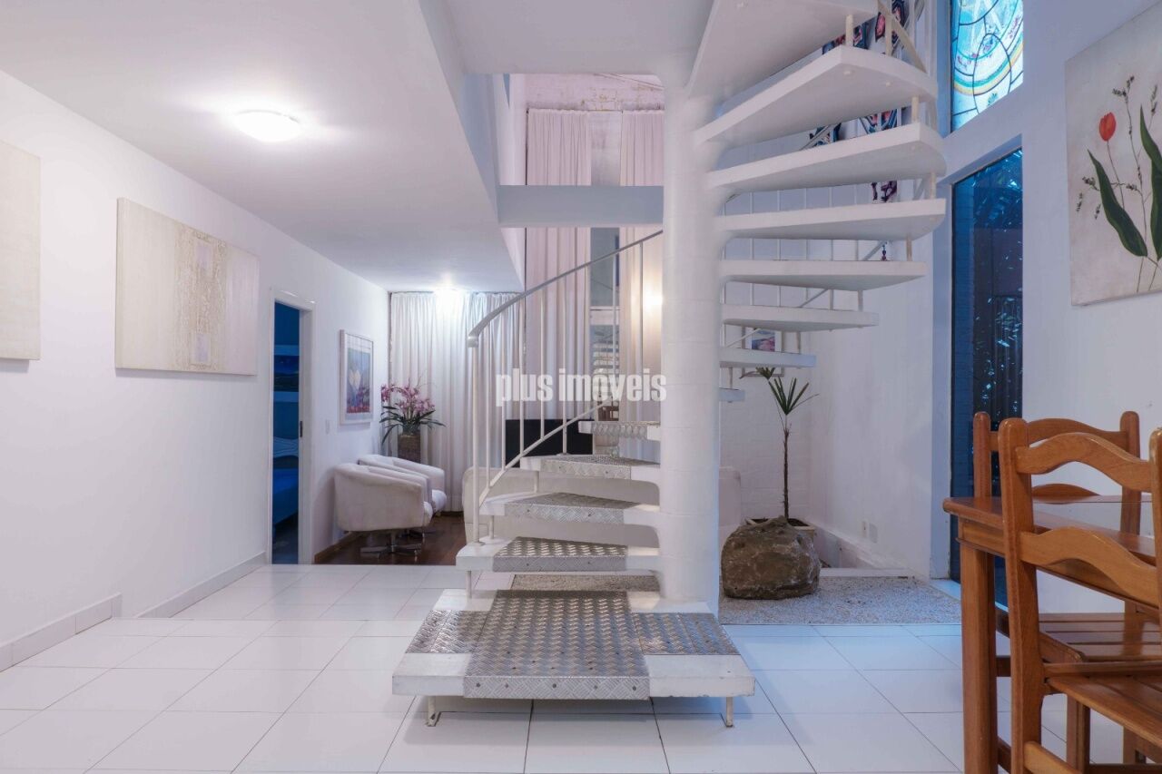 Casa, 4 quartos, 369 m² - Foto 1