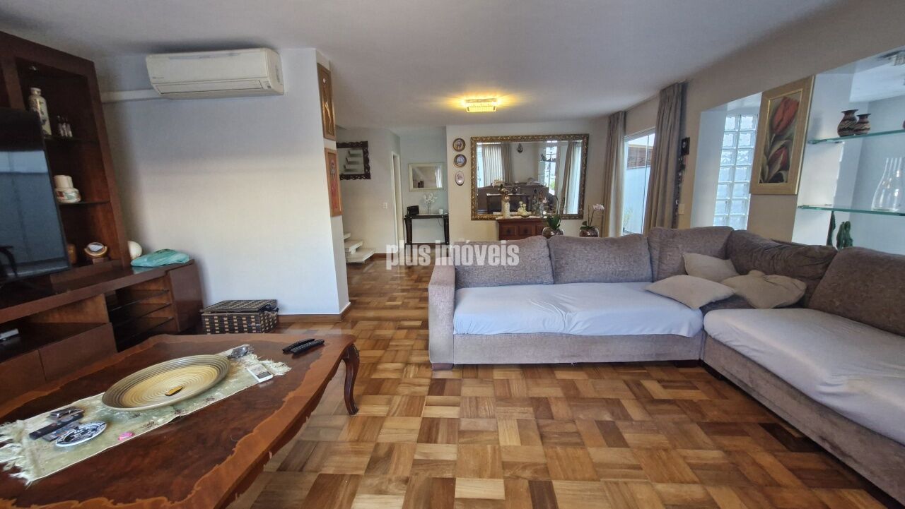 Casa, 4 quartos, 256 m² - Foto 1