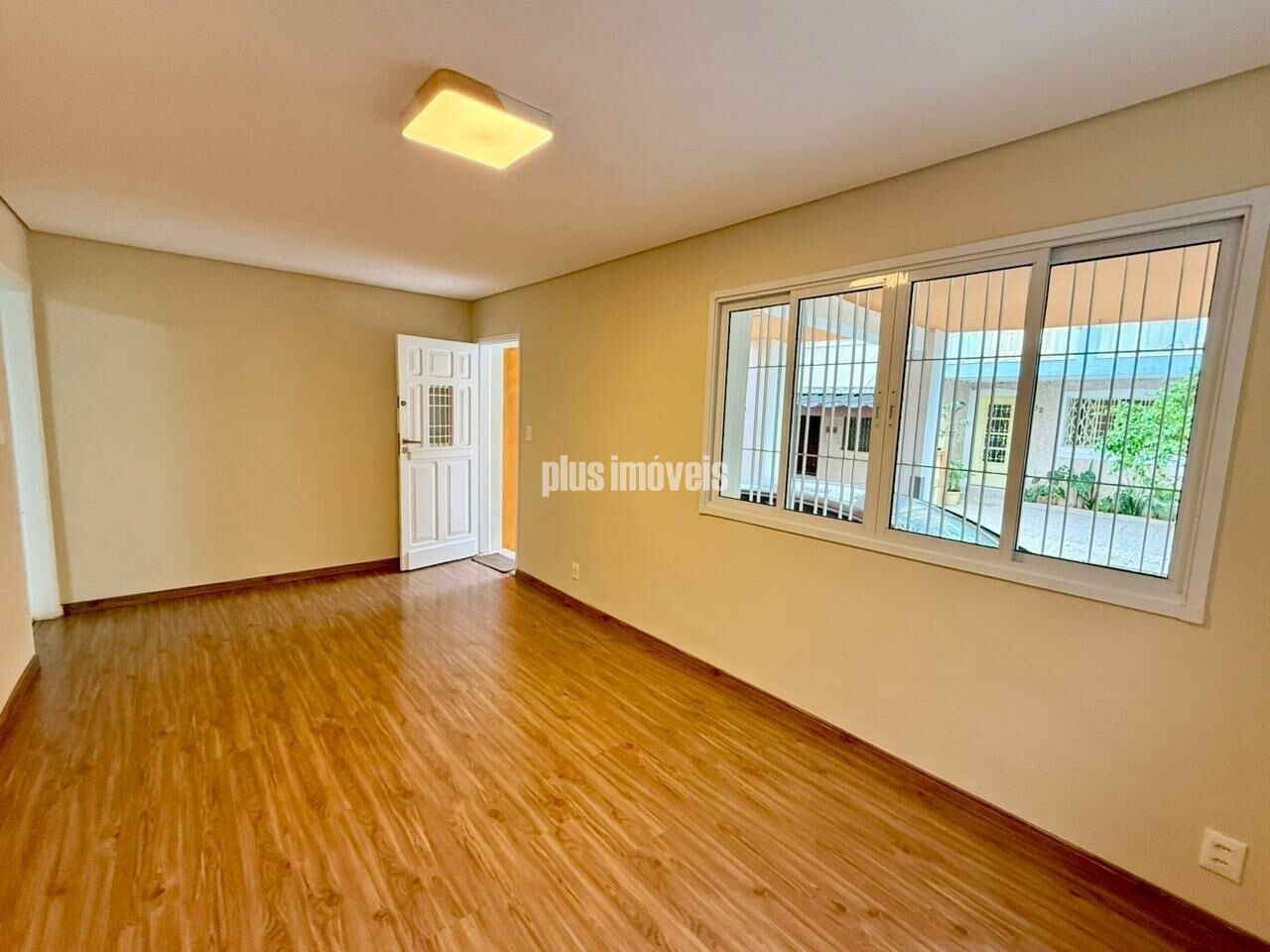Casa, 3 quartos, 126 m² - Foto 1