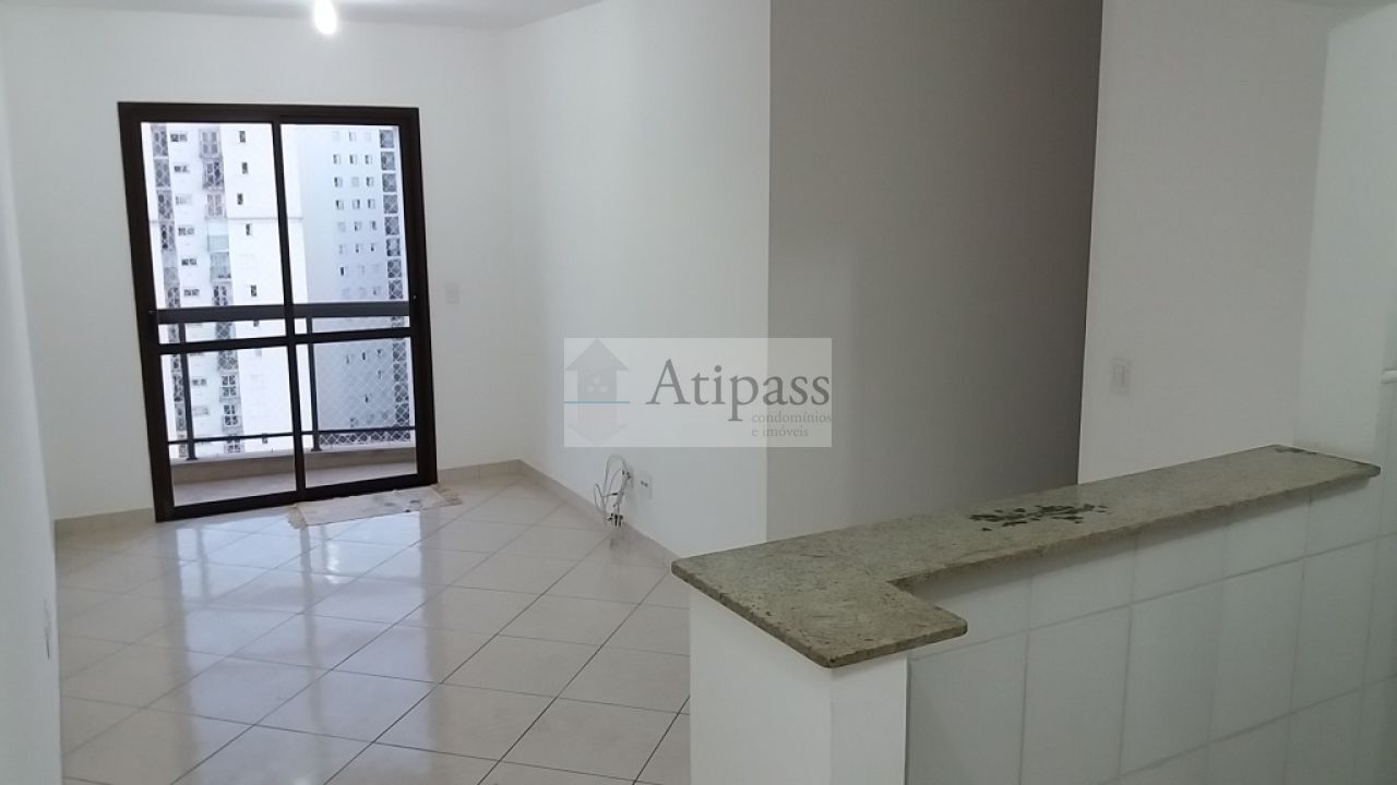 SALA COM SACADA E PISO DE CERÂ