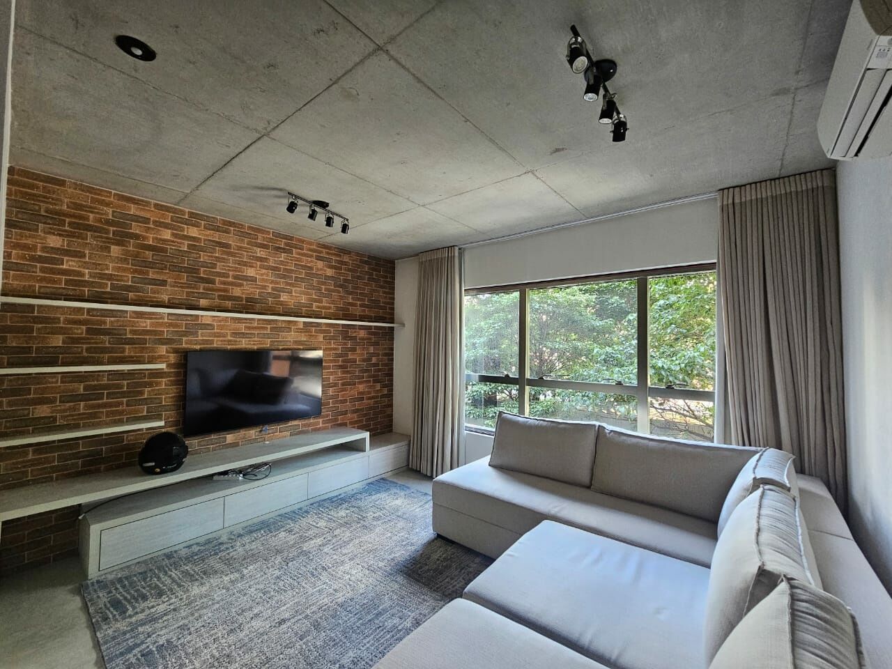 Apartamento para Locação - Cidade Monções