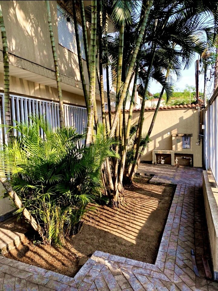 Sobrado para Locação - JARDIM LUZITÂNIA