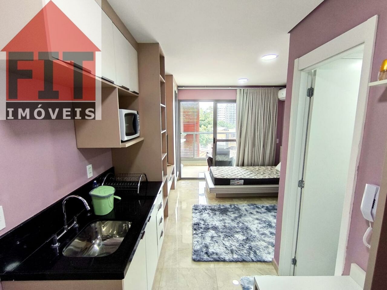 Lindo studio, completo, silencioso, face norte.