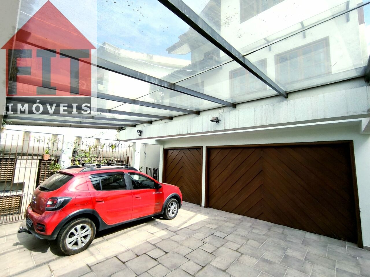 MAGNÍFICO SOBRADO COM 4 DORMITÓRIOS SENDO 02 SUÍTES,04 VAGAS DE GARAGEM, 308M2 NO PLANALTO PAULISTA 