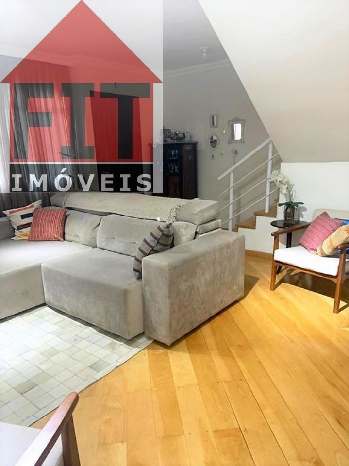 CASA DE CONDOMÍNIO NA SAÚDE.