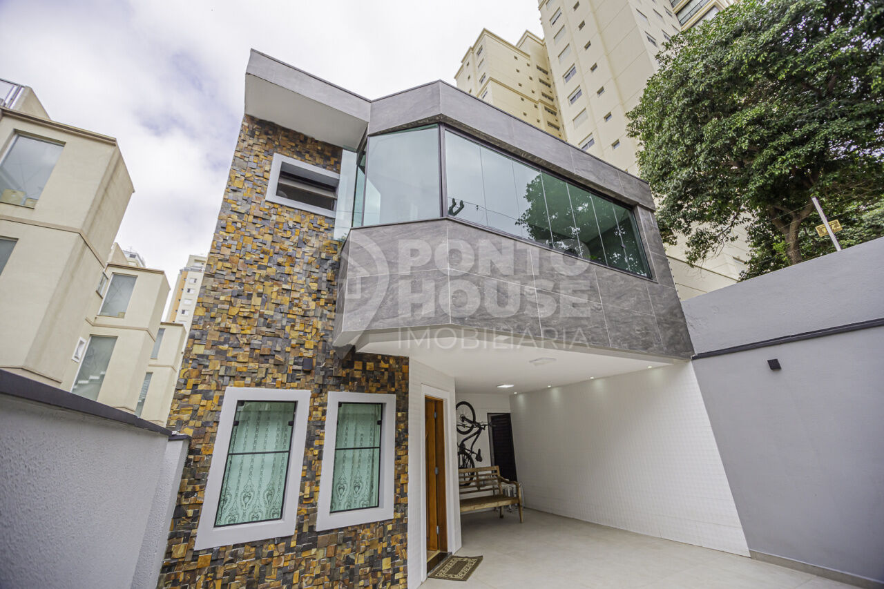Sobrado de 285m² à venda na Chácara Inglesa, 5 dormitórios (1 suíte) e 6 vagas