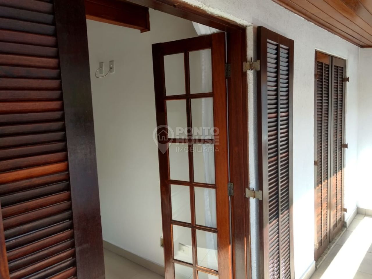 Sobrado para venda no bairro Vila Gumercindo 5 dormitórios, 1 suíte e 2 vagas