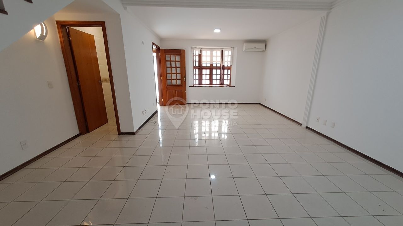 Casa à Venda Planalto Paulista 2 Dormitórios, suíte, 2 vagas, quase uma vila