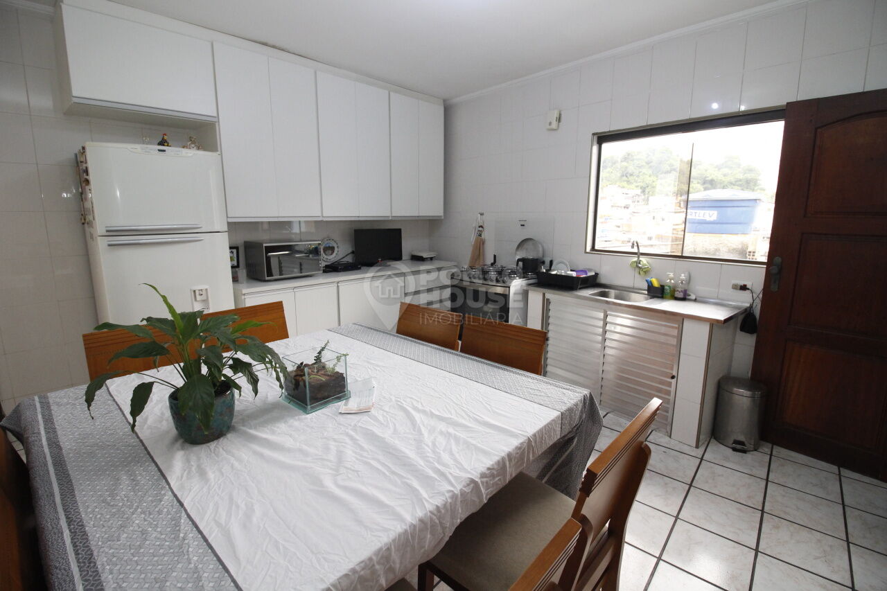 Casa 3 dormitórios e 4 vagas de garagem à venda no Bairro Jardim Celeste