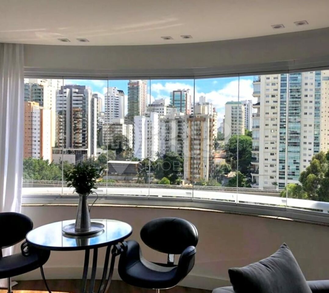 Apartamento venda ou locação com 2 suítes, 3 vagas no Brooklin Paulista.