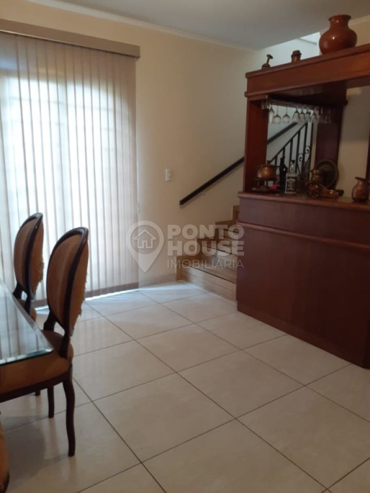 Casa à venda Jabaquara com 3 suítes, 2 vagas, quintal e piscina, aceita permuta 