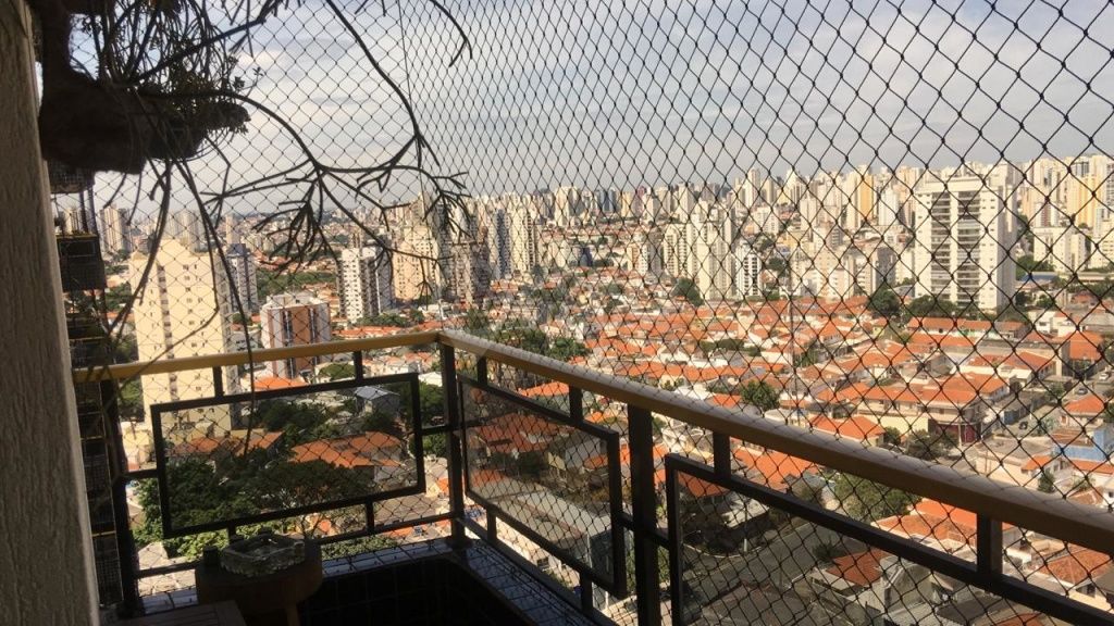 Apartamento à venda, no bairro Vila Gumercindo, 3 quartos, 1 suíte, 3 vagas.