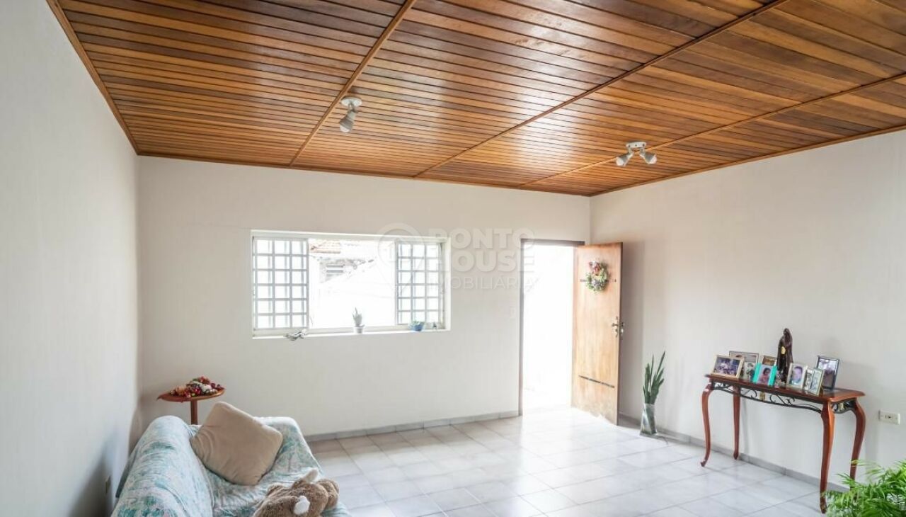 Casa à venda na Mooca, 4 dormitórios sendo 2 suítes e 2 vagas 