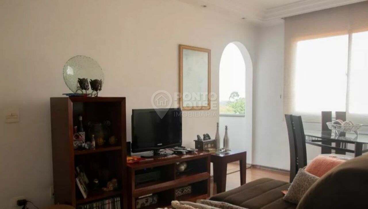 Apartamento à venda no bairro Saúde, 2 dormitórios, varanda e 1 vaga