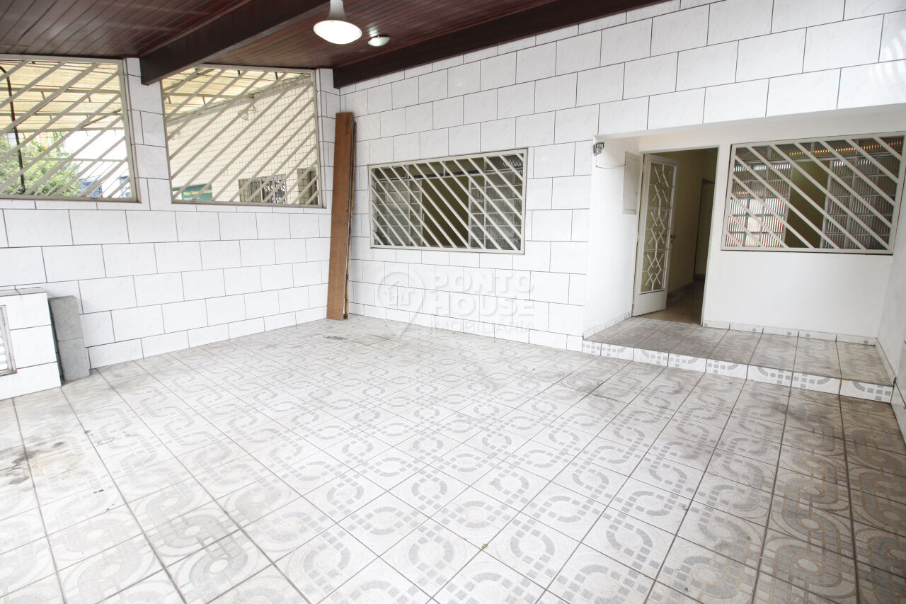 Sobrado à venda no bairro Saúde com 04 dormitórios 01 suíte e 02 vagas